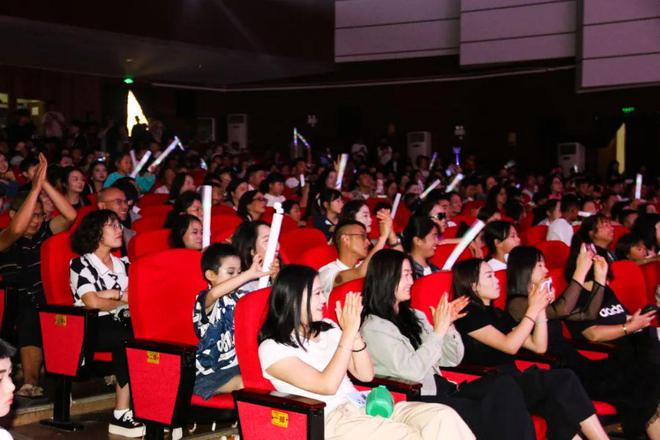 威宁街舞培训学校举办2024潮童年度公演活动必一体育平台(图2)