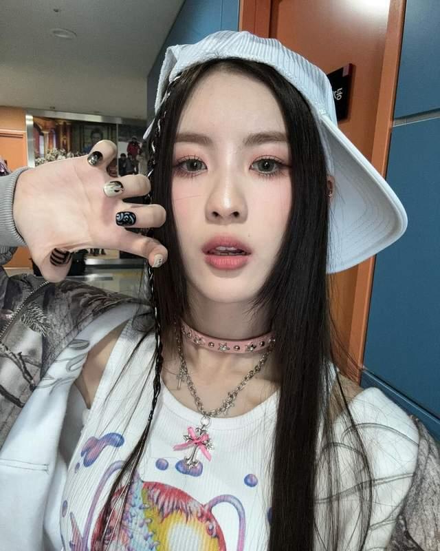 必一运动平台没被韩团碾压的炮灰：首个在韩出道的台湾女团GENBLUE让人惊艳(图13)