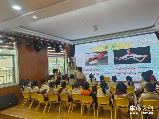 党建引领聚合力家长助教润童心——商南县东岗幼儿园“家长进课堂”活动精彩纷呈(图2)