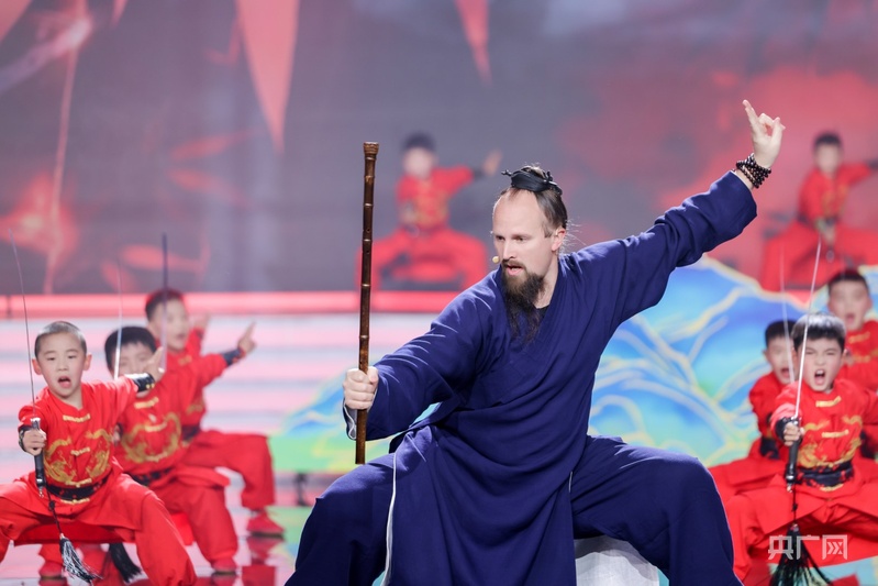 2026“汉语桥”春节联欢晚会在昆明录制各国青年中文迎新春(图3) 2026“汉语桥”春节联欢晚会在昆明录制各国青年中文迎新春(图3)