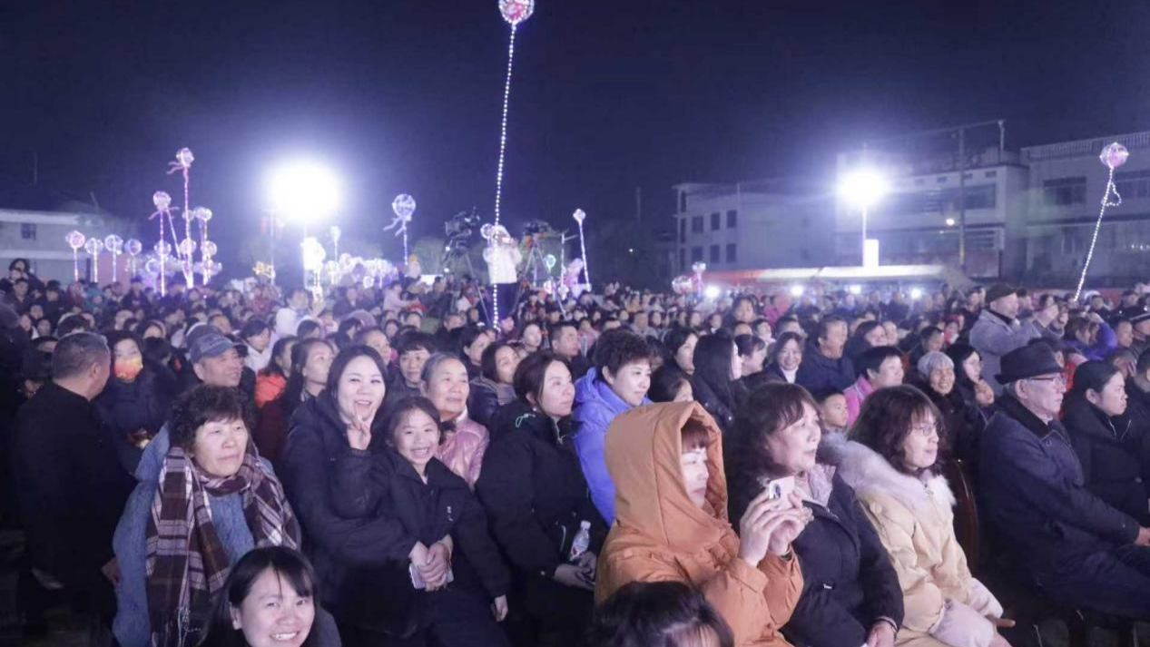 邵阳市北塔区第二届“村晚”南岗小镇火热开演(图2) 邵阳市北塔区第二届“村晚”南岗小镇火热开演(图2)